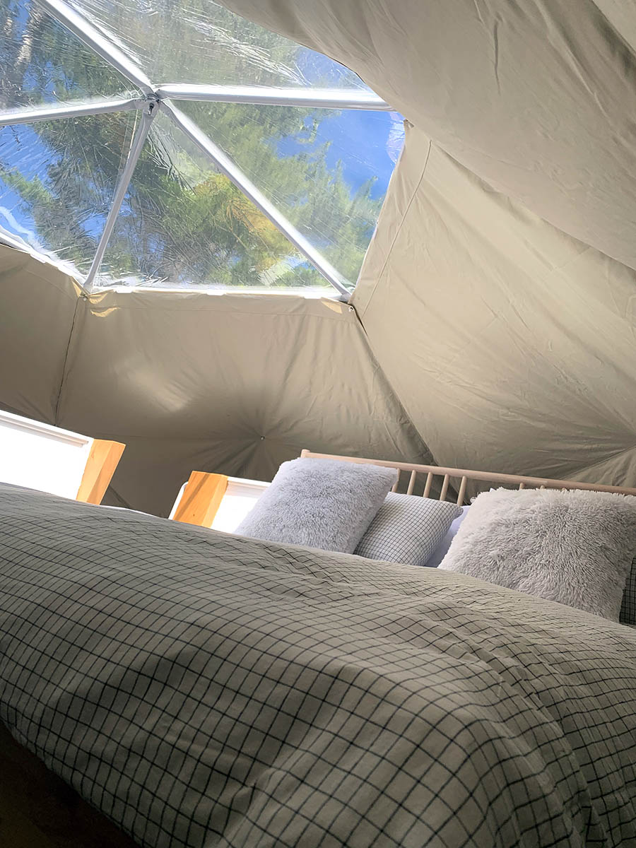 Farmhouse Dome Stargazer Window in Loft with King Sized Bed